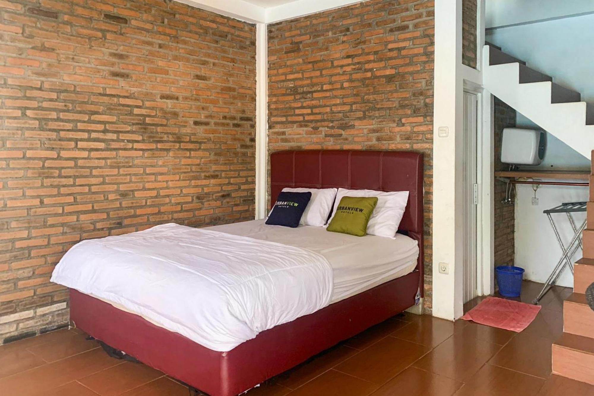 Urbanview Hotel Villa Q Gisting Bandjarnegeri 外观 照片