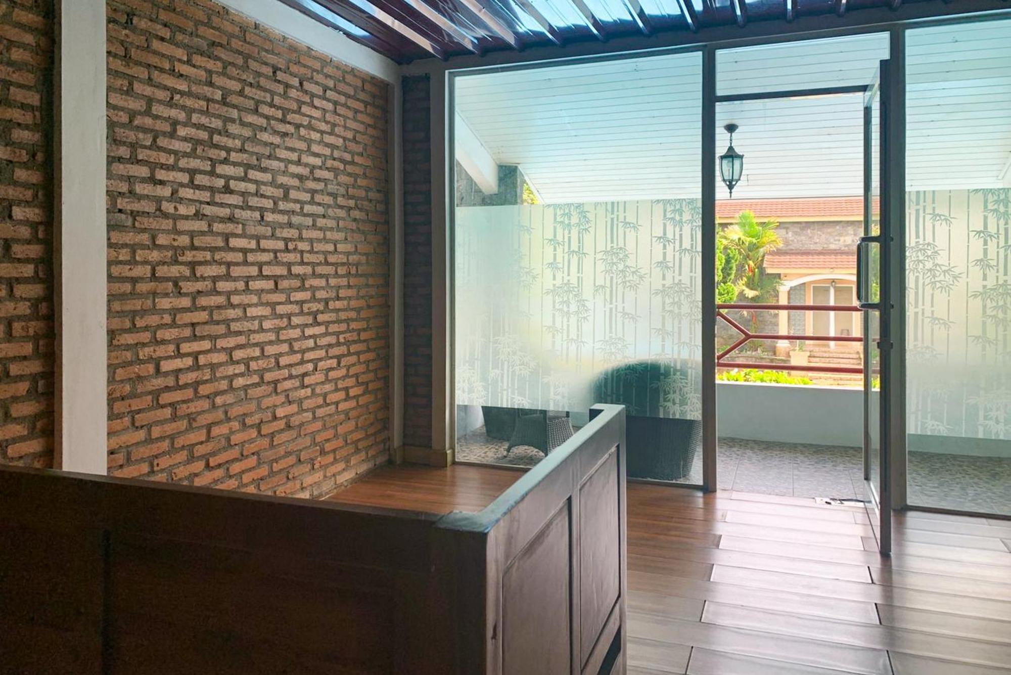 Urbanview Hotel Villa Q Gisting Bandjarnegeri 外观 照片