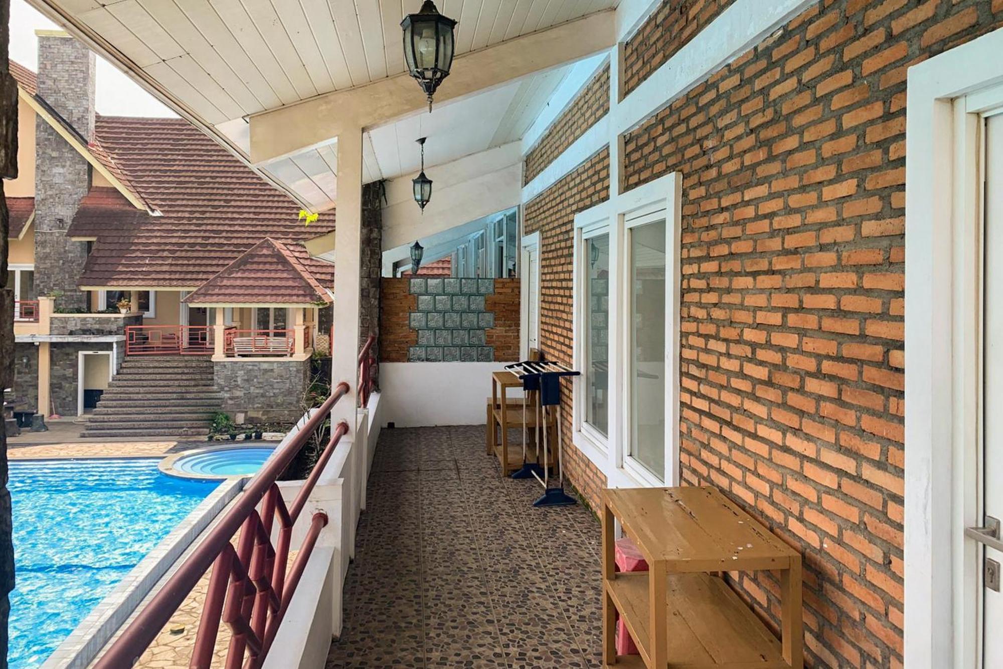 Urbanview Hotel Villa Q Gisting Bandjarnegeri 外观 照片