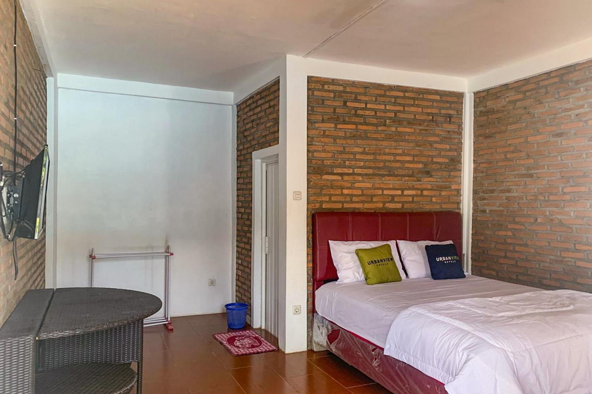Urbanview Hotel Villa Q Gisting Bandjarnegeri 外观 照片