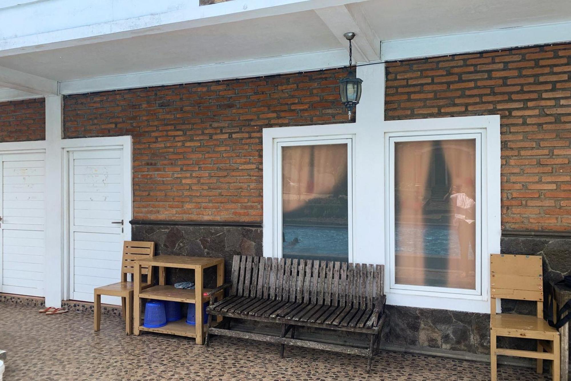 Urbanview Hotel Villa Q Gisting Bandjarnegeri 外观 照片
