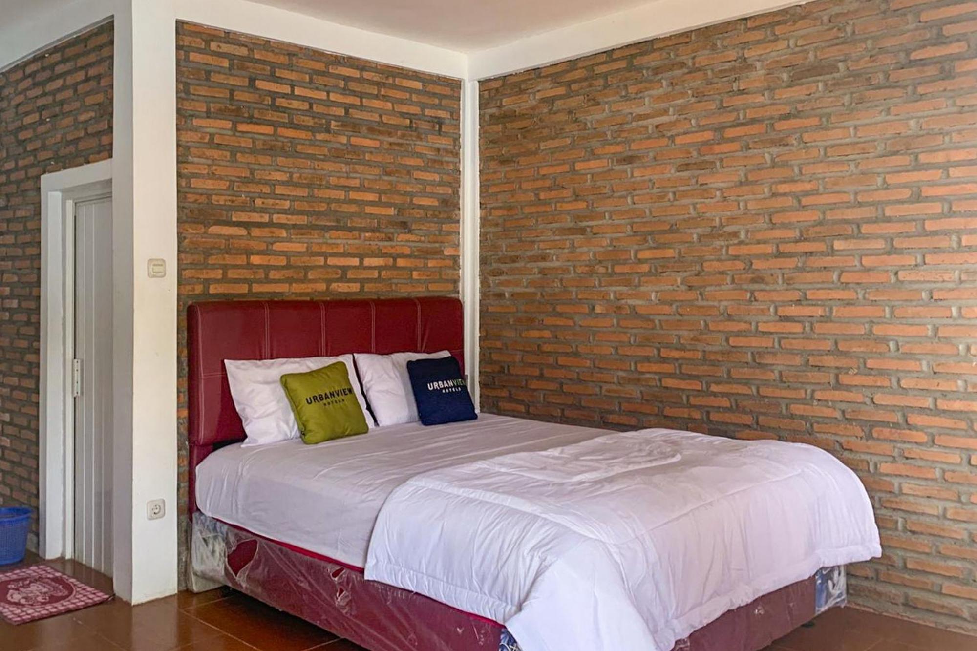 Urbanview Hotel Villa Q Gisting Bandjarnegeri 外观 照片